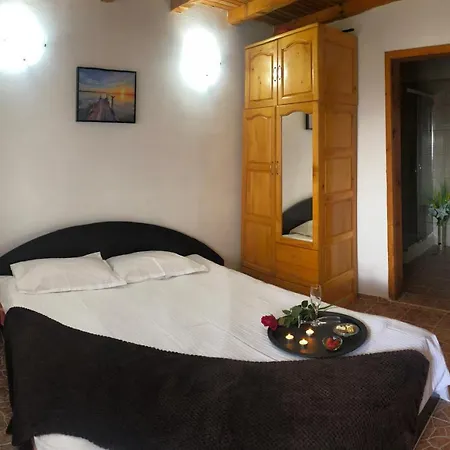 Къща Арапя Vakantiehuis Lozenets